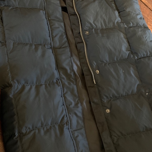 L.L. Bean Small Black Hooded Puffer Jacket - Picture 4 of 11